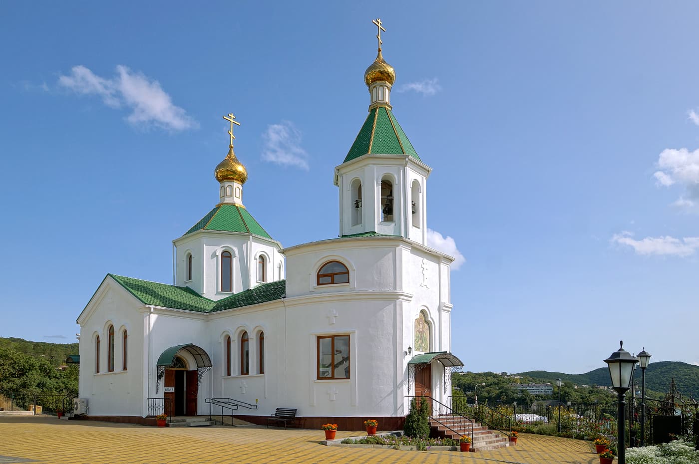Храм Святой Ксении Петербургской в Абрау-Дюрсо